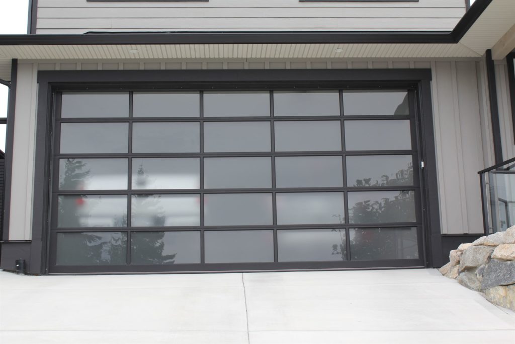 Sunshine Coast Garage Door Installers And Repair Techs.